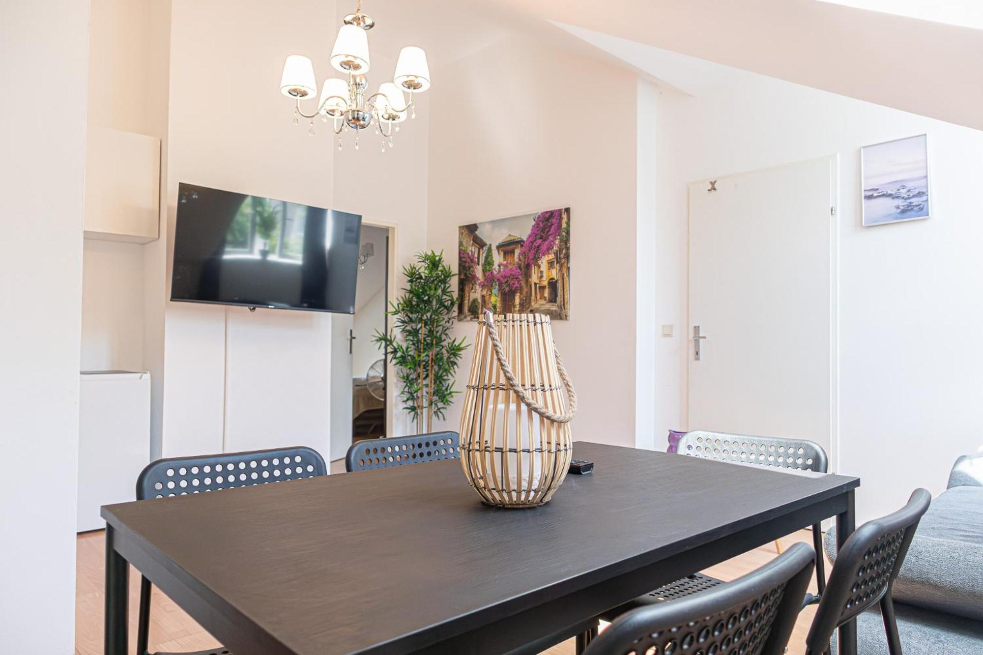 Spacious 2Br Apt Great Location - Near Schoenbrunn Wenen Buitenkant foto