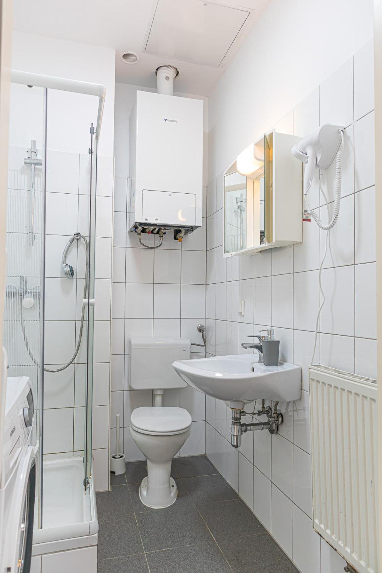 Spacious 2Br Apt Great Location - Near Schoenbrunn Wenen Buitenkant foto
